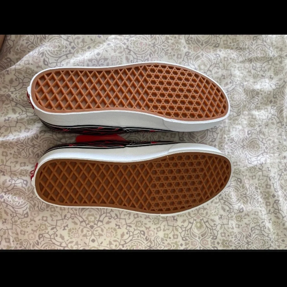 V.A.N.S 🔥Flames Stile 🔥 - Picture 2 of 4